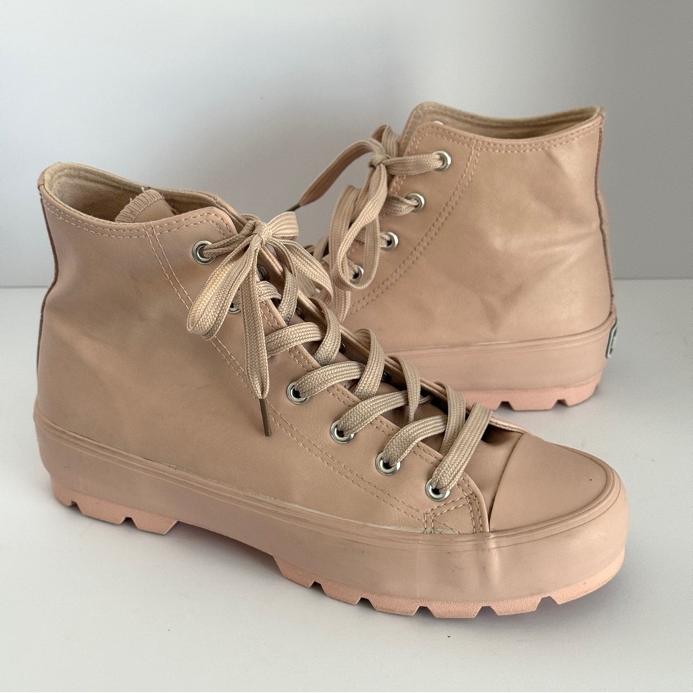 MUDD Jupiter Lace Up Lug Sole
High Top Pink Combat Boots Size 10